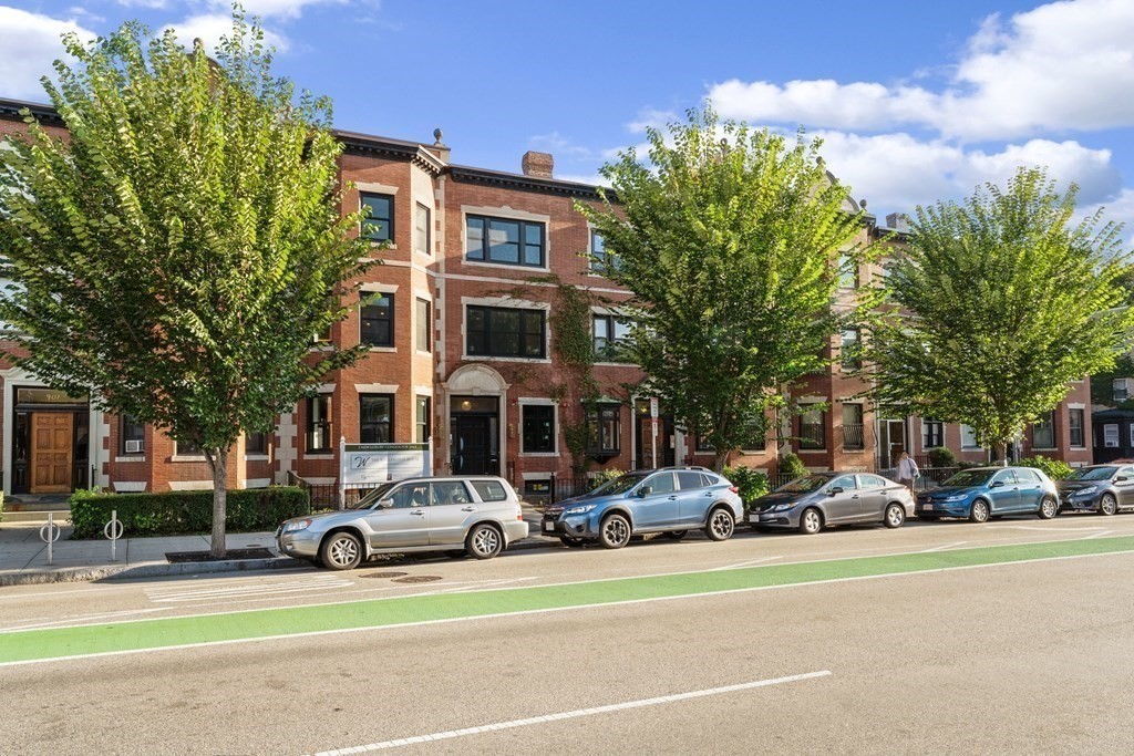 2 bed, 2 bath apartment for rent at 903 Beacon St Unit 3, Back Bay — photo 38 of 40