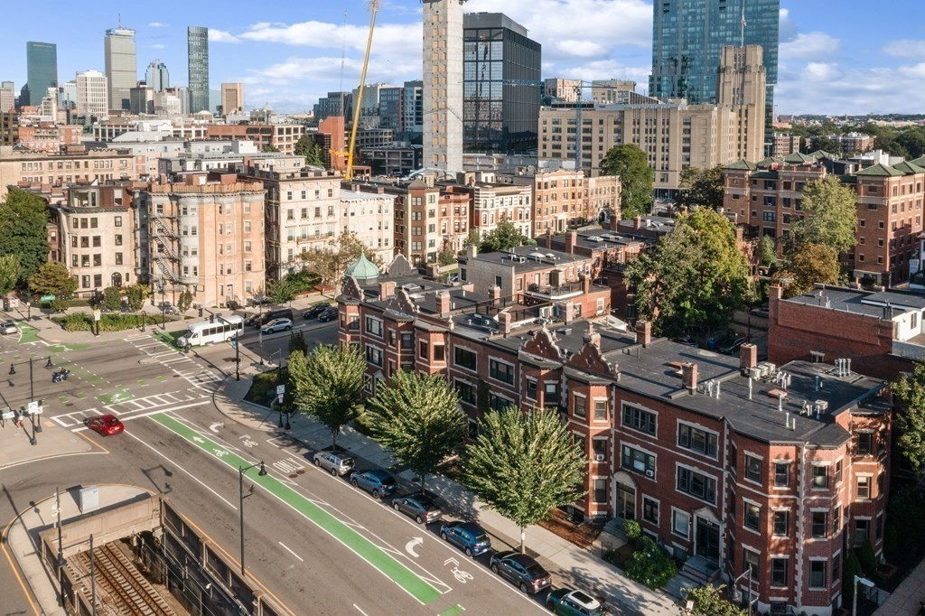 2 bed, 2 bath apartment for rent at 903 Beacon St Unit 3, Back Bay — photo 32 of 40