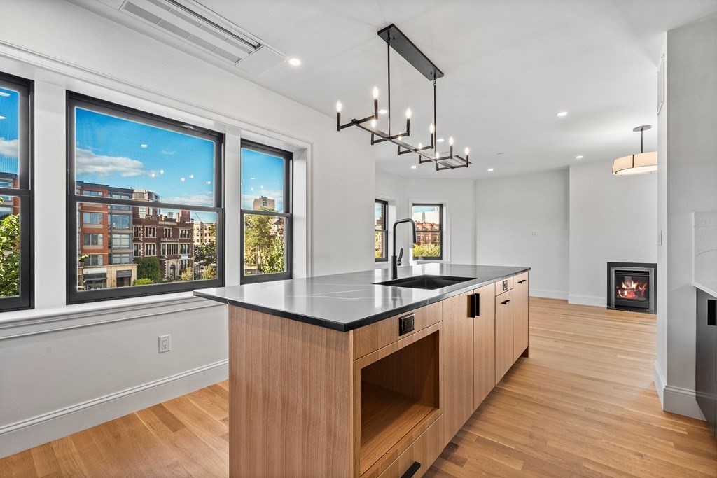 2 bed, 2 bath apartment for rent at 903 Beacon St Unit 3, Back Bay — photo 11 of 40