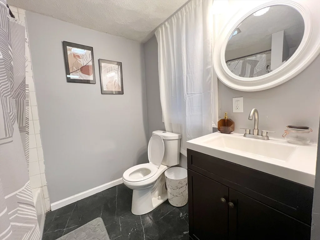 2 bed, 1 bath apartment for rent at 904 Main Unit A, Woburn — photo 6 of 6