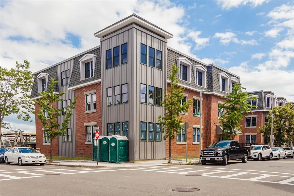 1 bed, 1 bath apartment for rent at 906 East 2nd St Unit 109, South Boston — photo 13 of 14