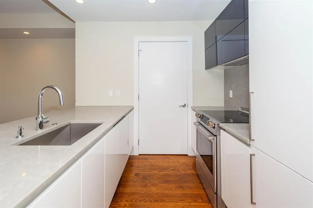 1 bed, 1 bath apartment for rent at 906 East 2nd St Unit 109, South Boston — photo 5 of 14
