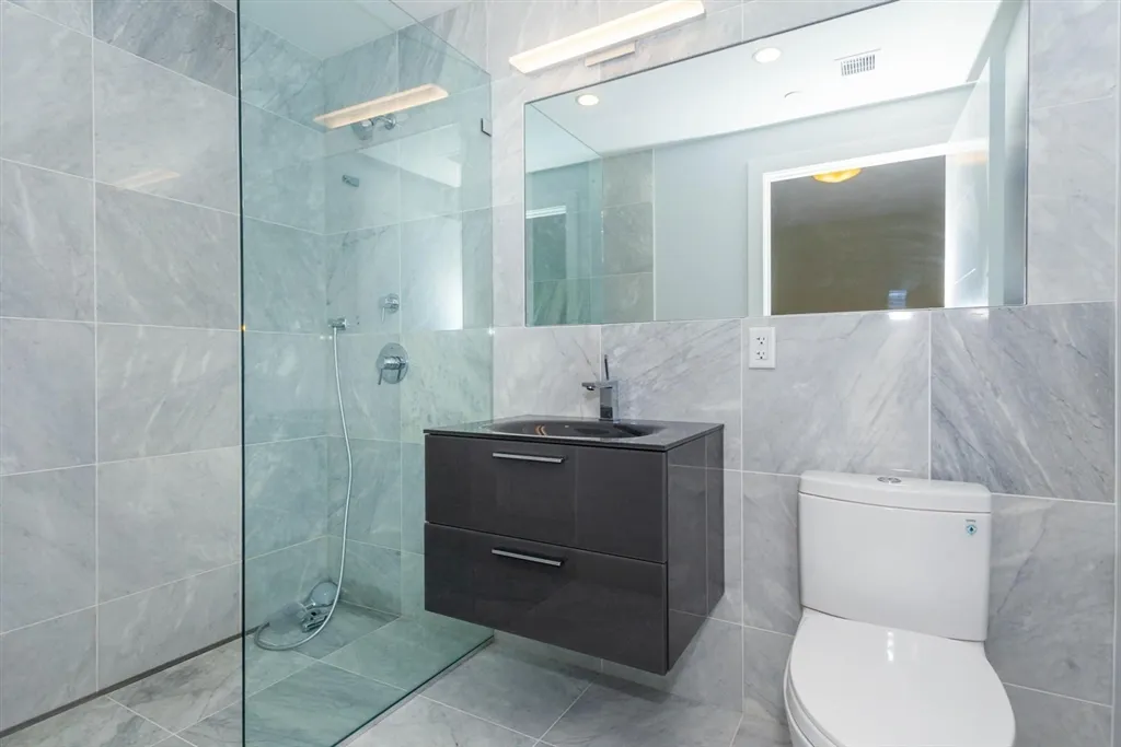 3 bed, 3 bath apartment for rent at 906 East 2nd St Unit 301, South Boston — photo 3 of 8