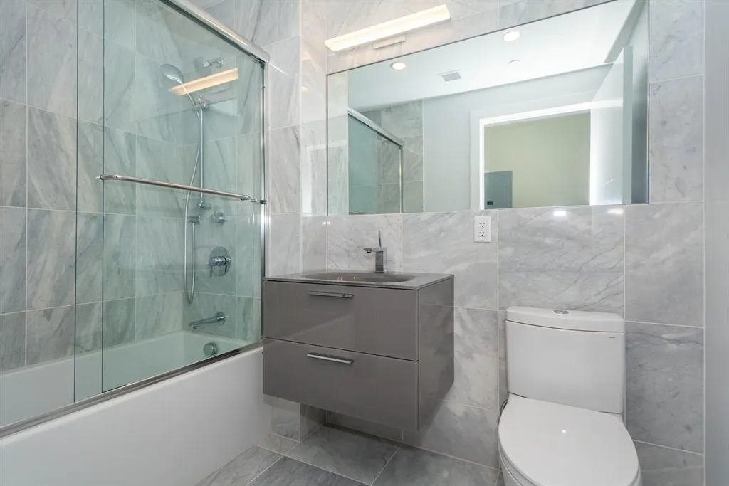 3 bed, 3 bath apartment for rent at 906 East 2nd St Unit 301, South Boston — photo 7 of 8