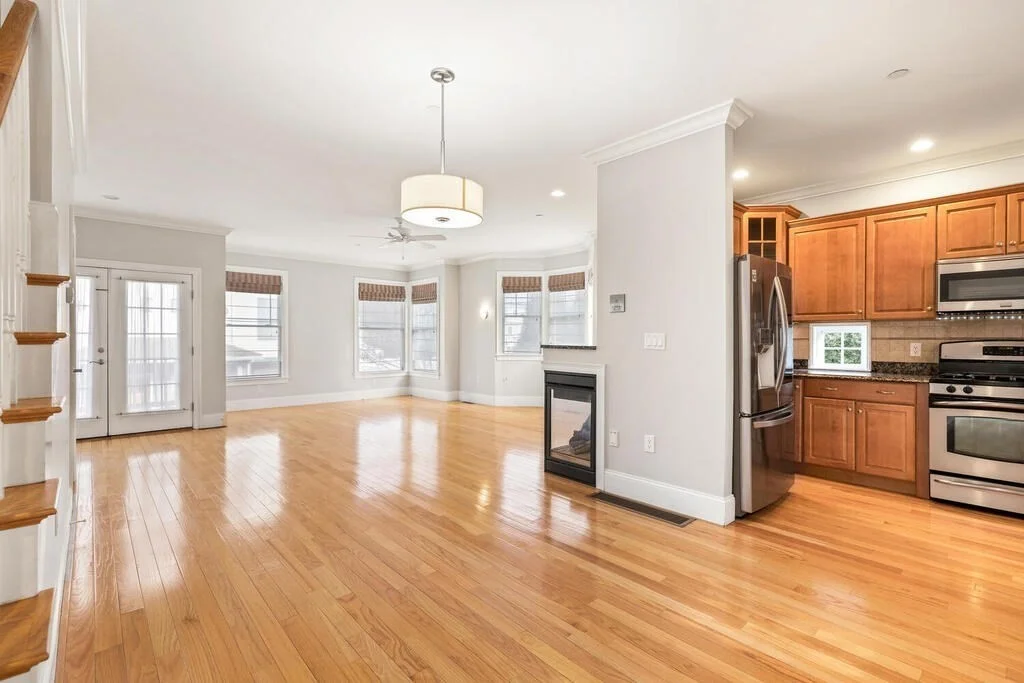 3 bed, 2 bath apartment for rent at 907-1 Main St Unit Unit 1, Winchester — photo 2 of 29