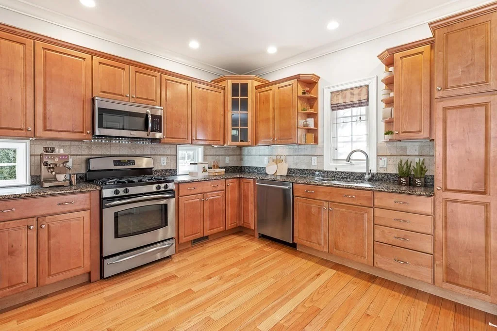 3 bed, 2 bath apartment for rent at 907-1 Main St Unit Unit 1, Winchester — photo 9 of 29