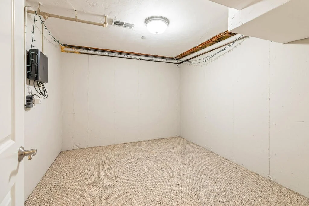 3 bed, 2 bath apartment for rent at 907-1 Main St Unit Unit 1, Winchester — photo 28 of 29