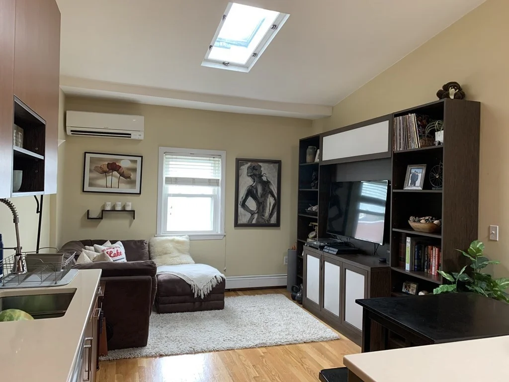 2 bed, 1 bath apartment for rent at 907 4th St Unit 3, South Boston — photo 2 of 18