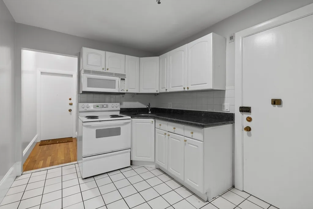 1 bed, 1 bath apartment for rent at 907 Boylston St Unit 32, Back Bay — photo 6 of 9