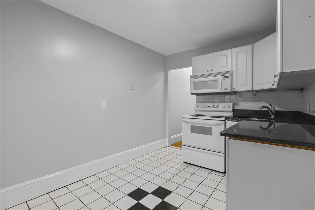 1 bed, 1 bath apartment for rent at 907 Boylston St Unit 32, Back Bay — photo 5 of 9