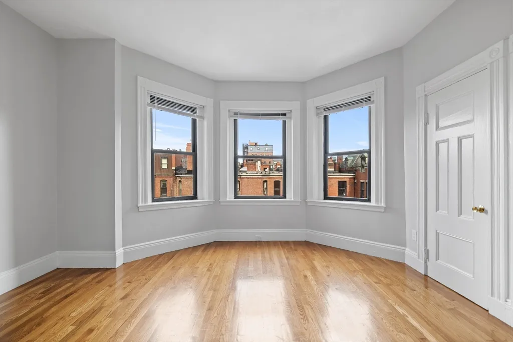 1 bed, 1 bath apartment for rent at 907 Boylston St Unit 32, Back Bay — photo 3 of 9