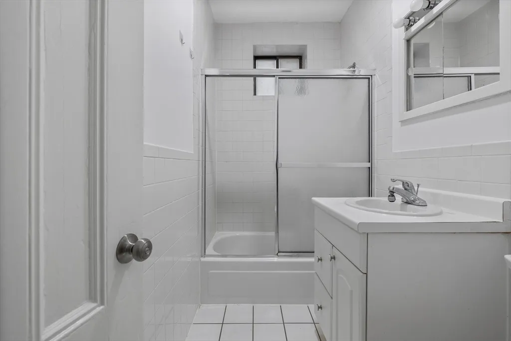 1 bed, 1 bath apartment for rent at 907 Boylston St Unit 32, Back Bay — photo 4 of 9