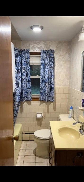 2 bed, 2 bath apartment for rent at 907 Lagrange St Unit 1, West Roxbury — photo 29 of 37