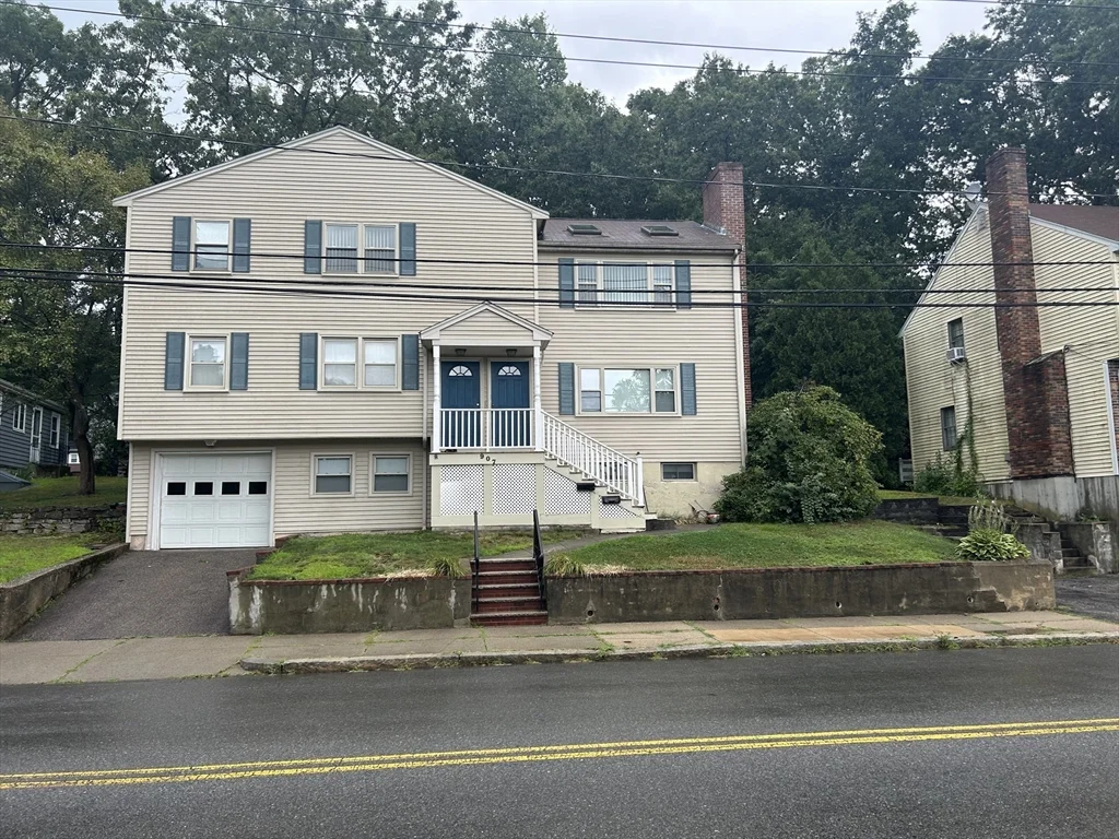 2 bed, 2 bath apartment for rent at 907 Lagrange St Unit 1, West Roxbury — photo 3 of 37