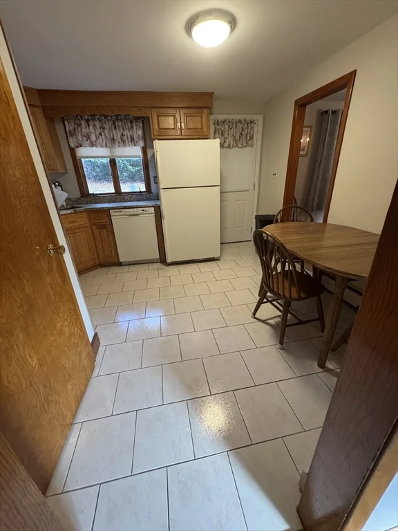 2 bed, 2 bath apartment for rent at 907 Lagrange St Unit 1, West Roxbury — photo 36 of 37