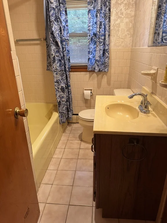 2 bed, 2 bath apartment for rent at 907 Lagrange St Unit 1, West Roxbury — photo 31 of 37