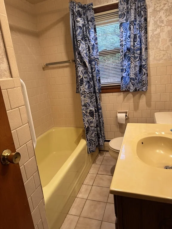 2 bed, 2 bath apartment for rent at 907 Lagrange St Unit 1, West Roxbury — photo 30 of 37