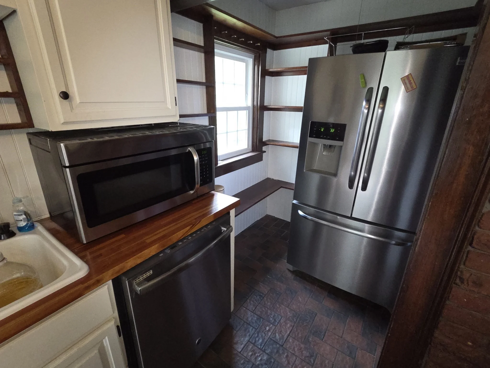 4 bed, 1 bath apartment for rent at 908 Hancock St, Abington — photo 6 of 27