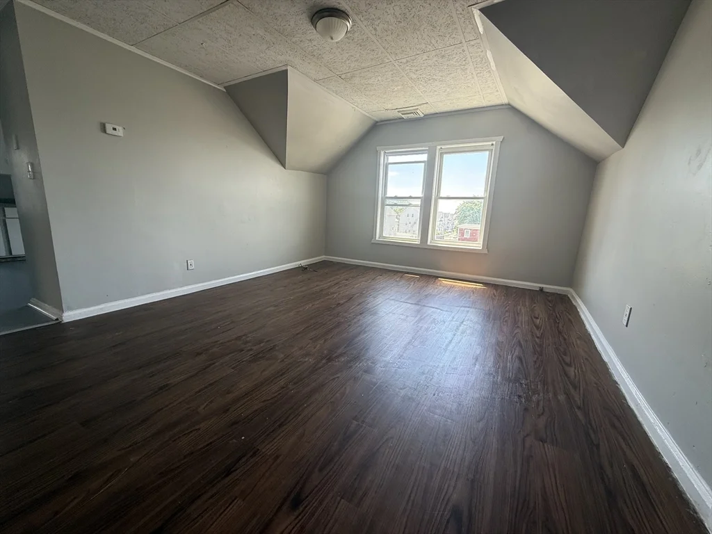 4 bed, 1 bath apartment for rent at 908 Plymouth Ave Unit 3, Fall River — photo 10 of 14