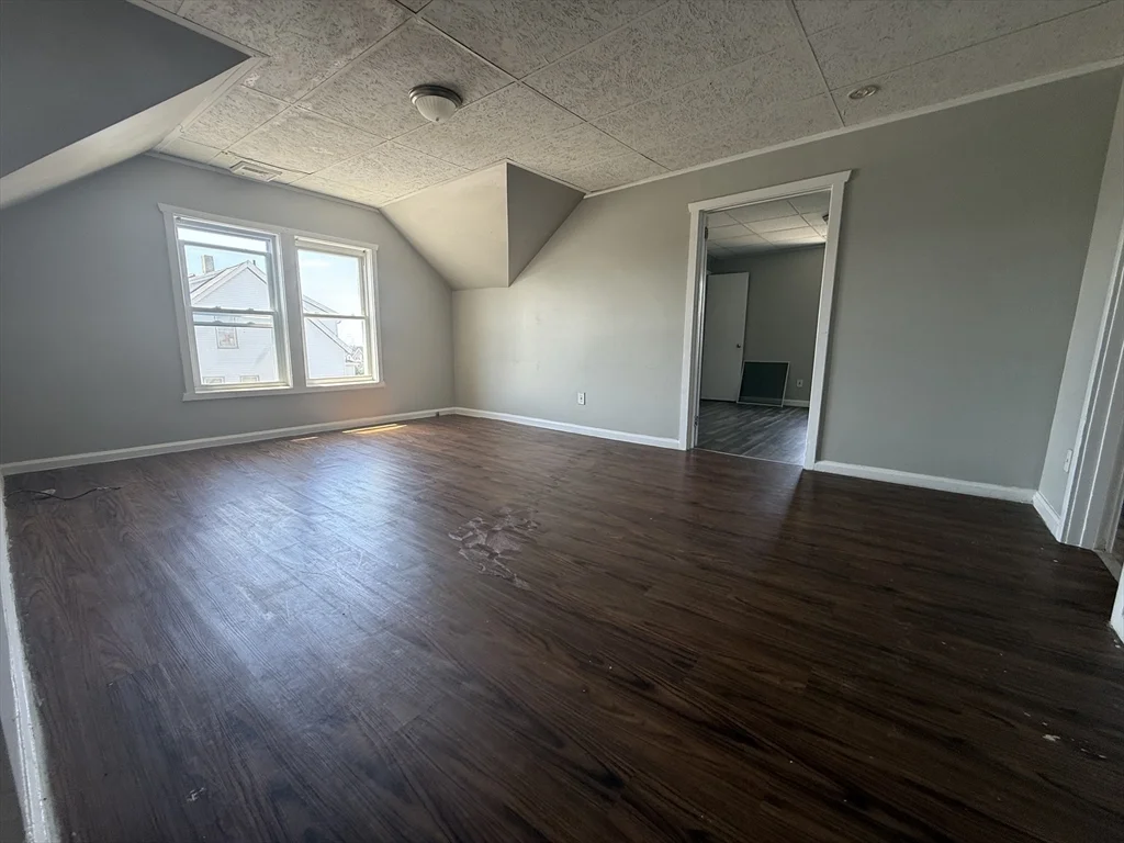 4 bed, 1 bath apartment for rent at 908 Plymouth Ave Unit 3, Fall River — photo 9 of 14
