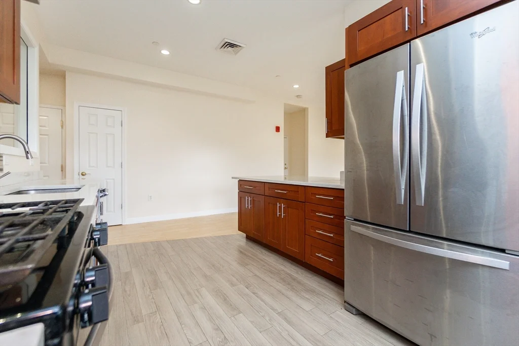 2 bed, 2 bath apartment for rent at 909 Hancock St Unit 1, Wollaston — photo 4 of 25