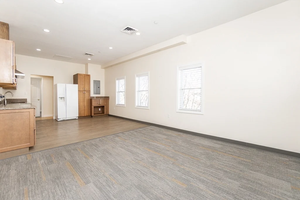 2 bed, 1 bath apartment for rent at 909 Hancock Unit 2, Quincy Center — photo 4 of 36