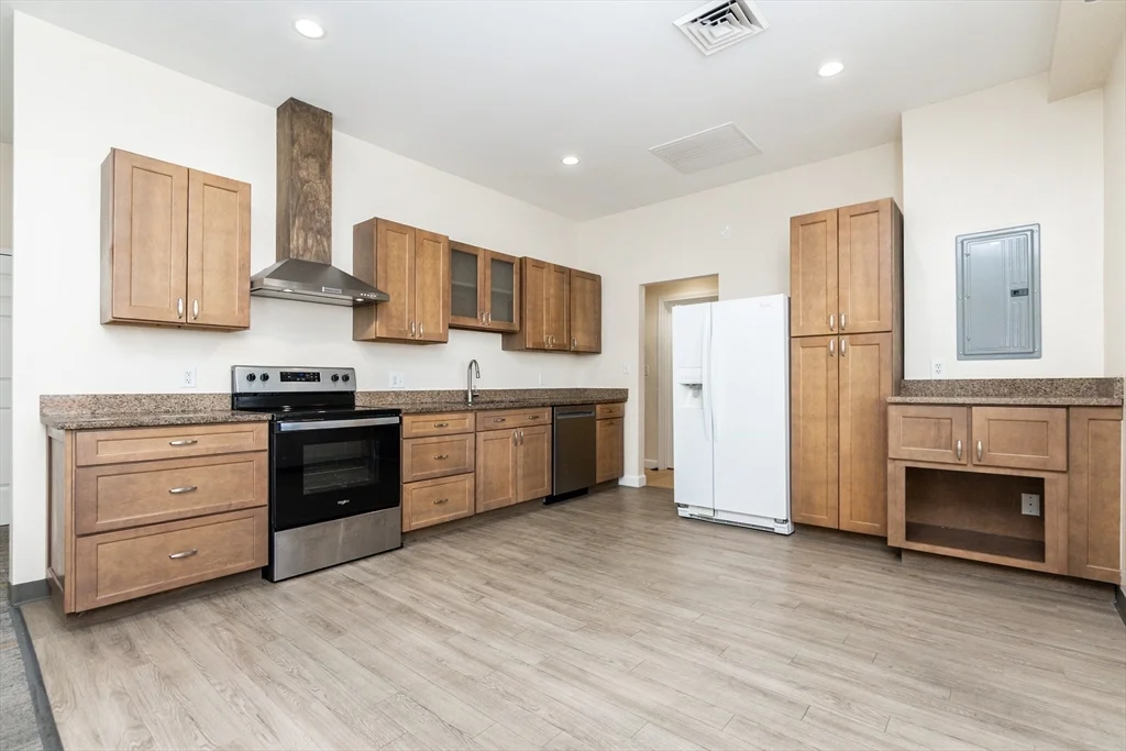 2 bed, 1 bath apartment for rent at 909 Hancock Unit 2, Quincy Center — photo 2 of 36