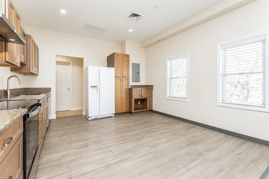 2 bed, 1 bath apartment for rent at 909 Hancock Unit 2, Quincy Center — photo 5 of 36