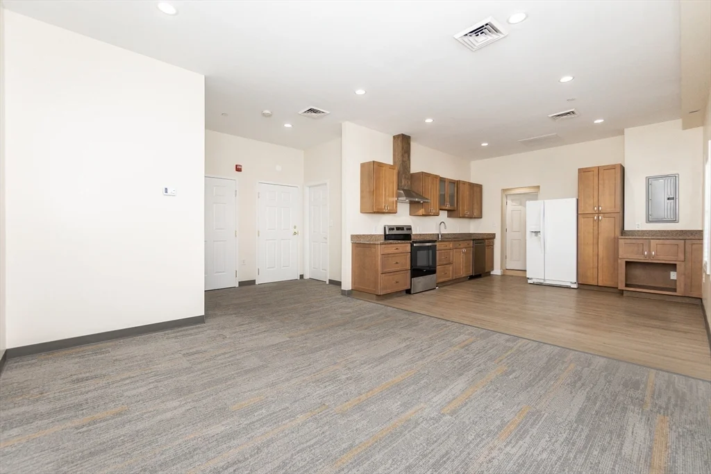 2 bed, 1 bath apartment for rent at 909 Hancock Unit 2, Quincy Center — photo 3 of 36