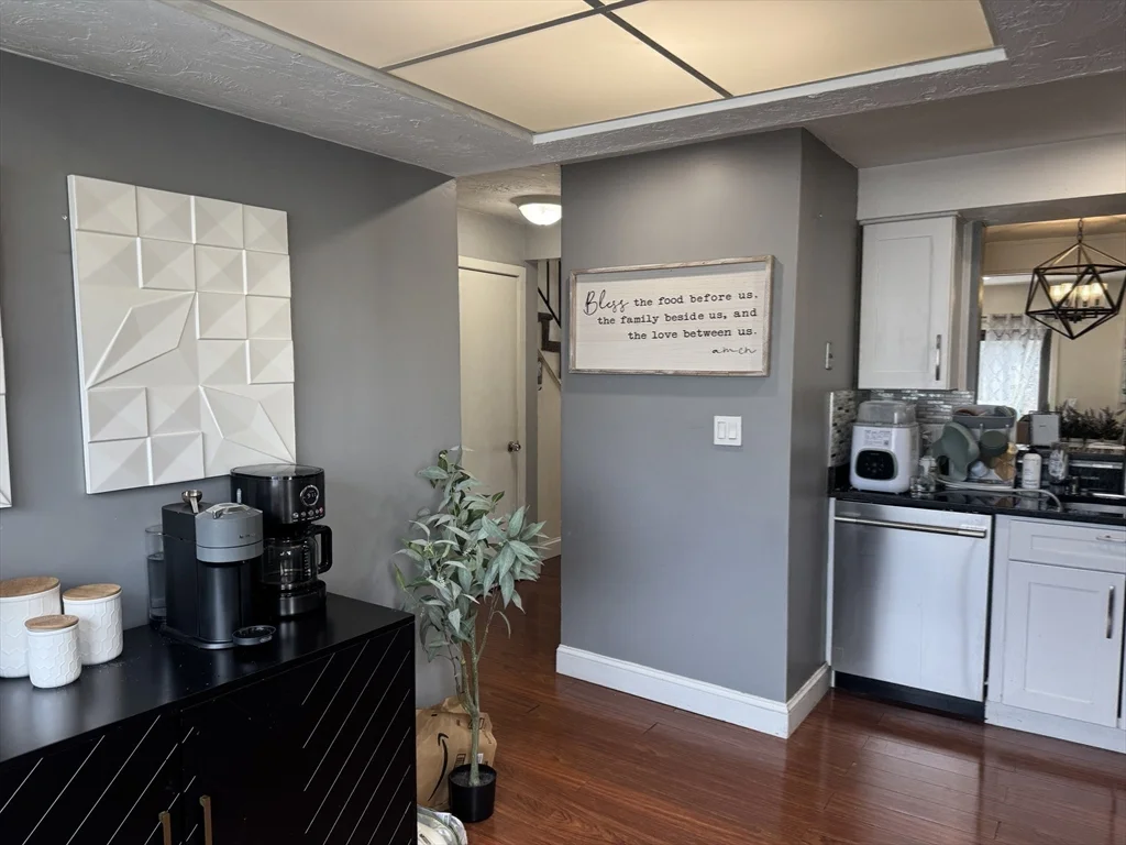 3 bed, 1 bath apartment for rent at 909 Pleasant St Unit 14, Weymouth — photo 13 of 36