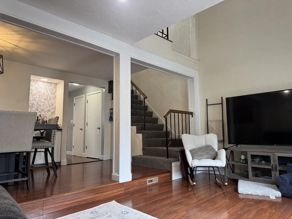 3 bed, 1 bath apartment for rent at 909 Pleasant St Unit 14, Weymouth — photo 9 of 36