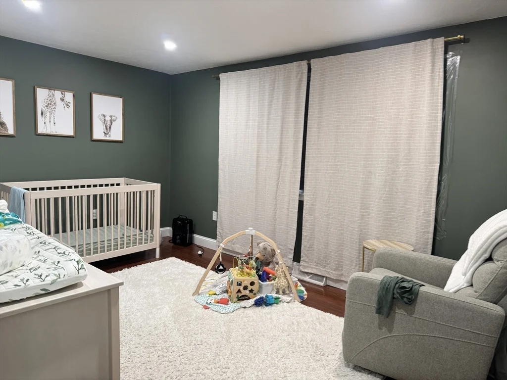 3 bed, 1 bath apartment for rent at 909 Pleasant St Unit 14, Weymouth — photo 22 of 36