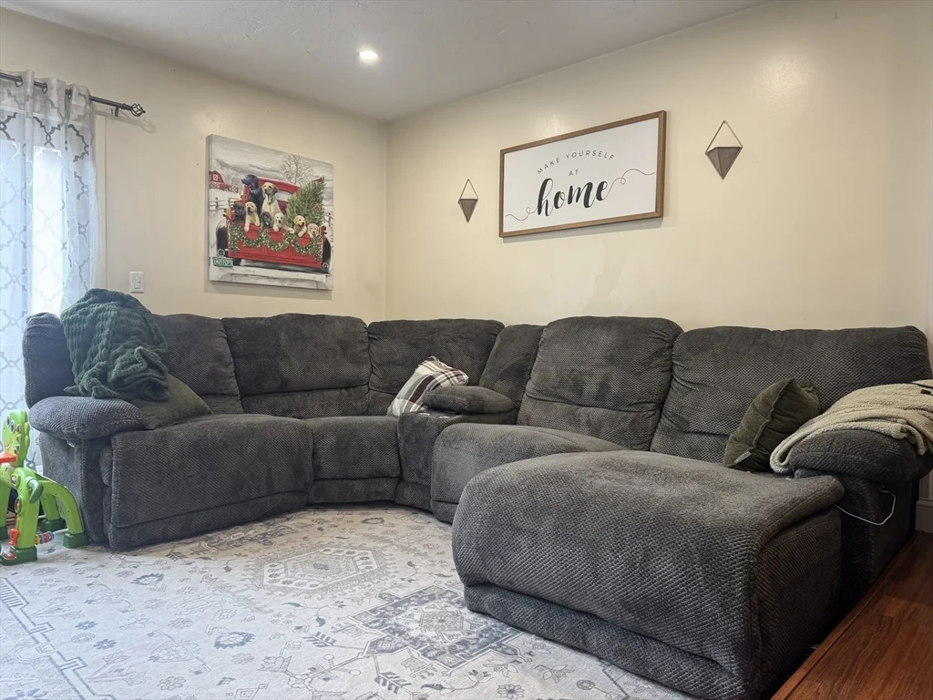 3 bed, 1 bath apartment for rent at 909 Pleasant St Unit 14, Weymouth — photo 6 of 36