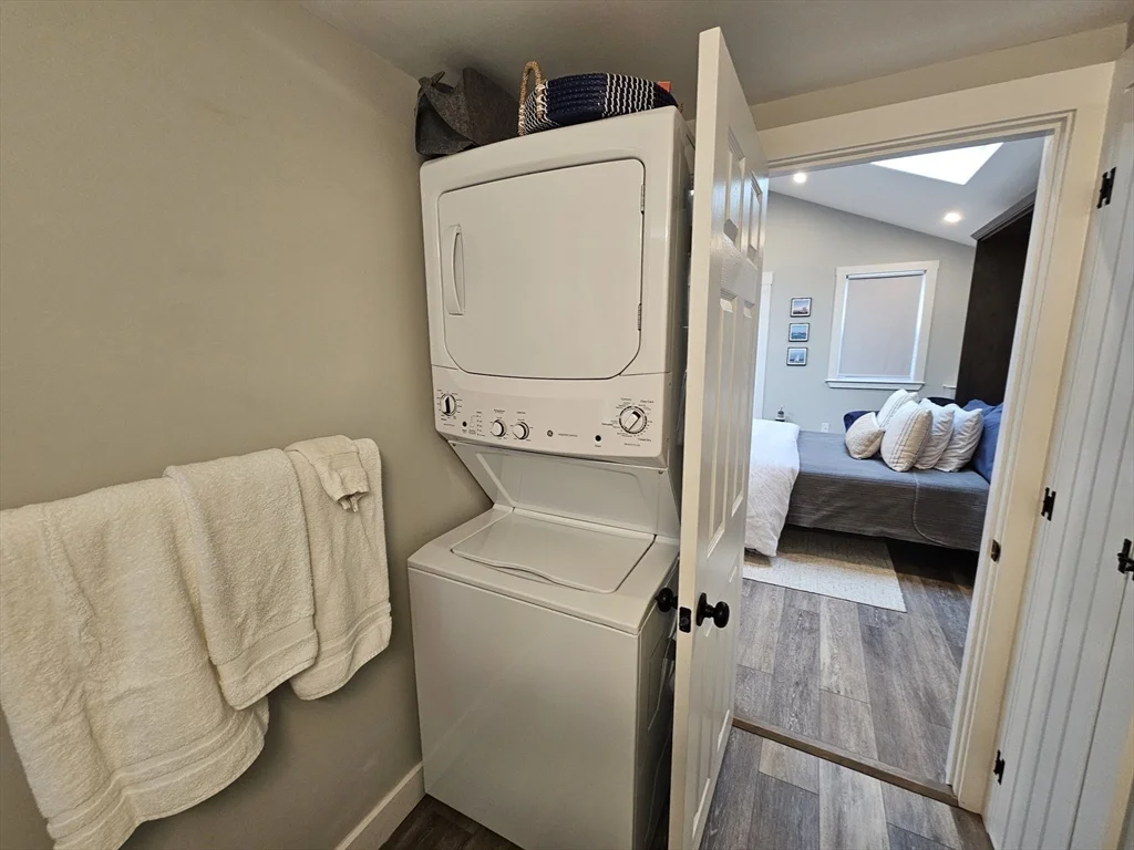 Studio bed, 1 bath apartment for rent at 90A Edgartown Rd, Tisbury — photo 11 of 16