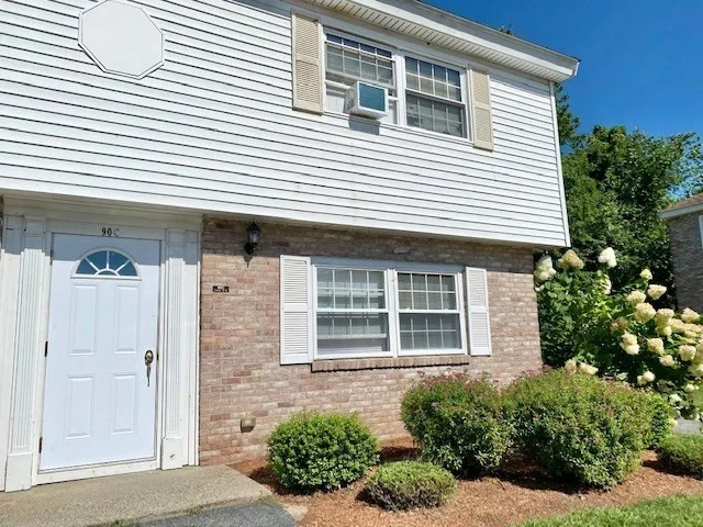 1 bed, 1 bath apartment for rent at 90C Washington Park Dr Unit 10, Andover