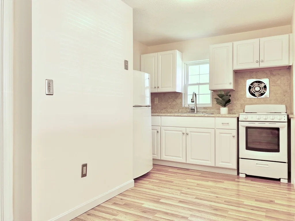 1 bed, 1 bath apartment for rent at 90C Washington Park Dr Unit 10, Andover — photo 2 of 13
