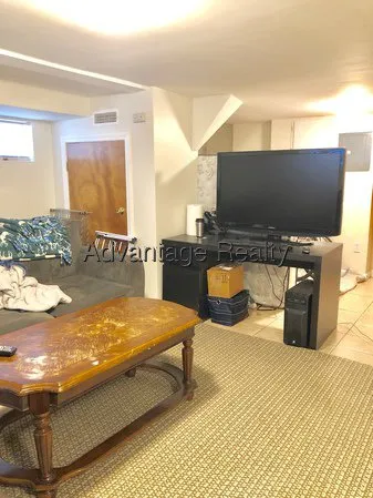 2.5 bed, 1 bath apartment for rent at 91 5th St Unit 1, East Cambridge — photo 5 of 11