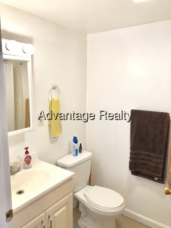 2.5 bed, 1 bath apartment for rent at 91 5th St Unit 1, East Cambridge — photo 11 of 11