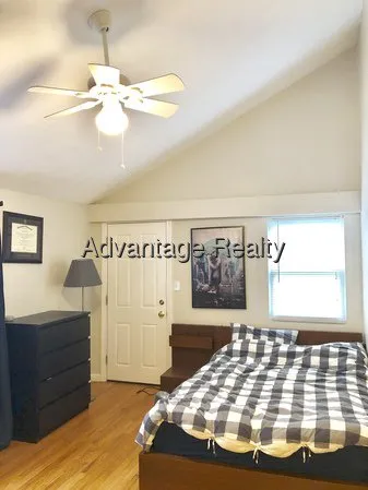 2.5 bed, 1 bath apartment for rent at 91 5th St Unit 1, East Cambridge — photo 9 of 11