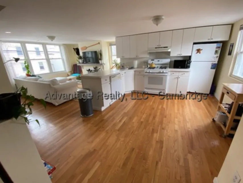 2 bed, 1 bath apartment for rent at 91 5th St Unit 2, East Cambridge — photo 1 of 15