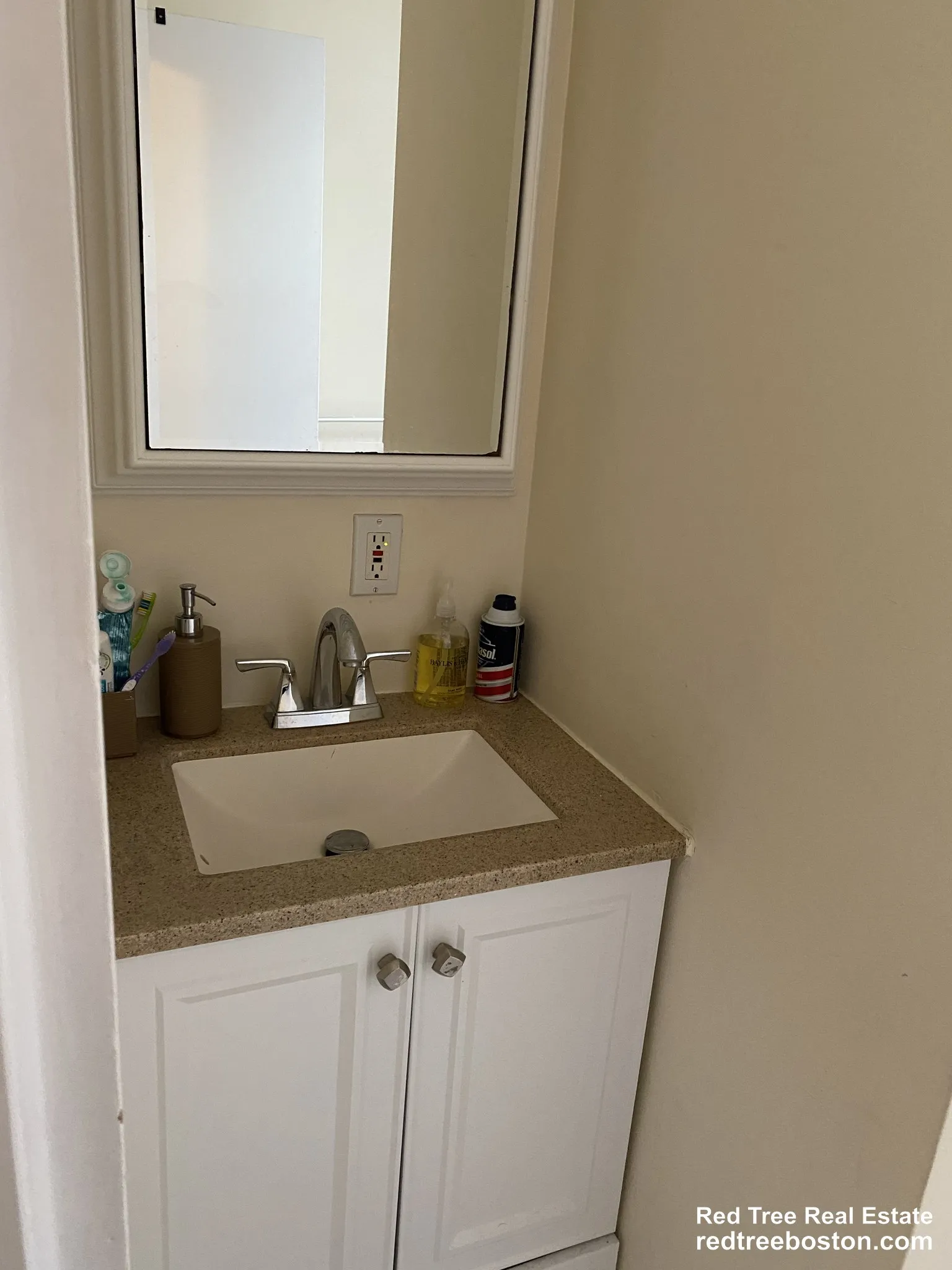 6 bed, 2 bath apartment for rent at 91-93 Calumet St Unit 3, Mission Hill — photo 7 of 30
