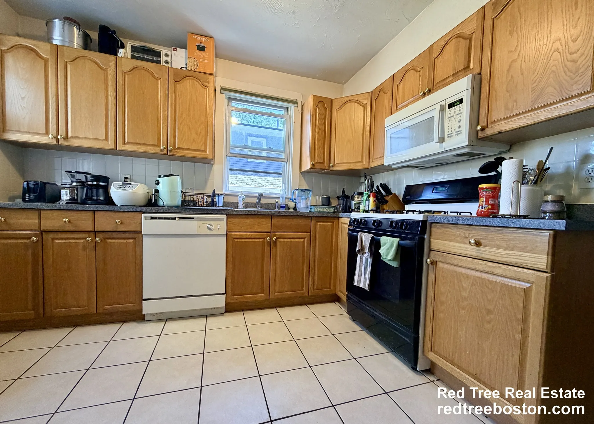 4 bed, 2 bath apartment for rent at 91 Academy Hill Rd Unit 91, Brighton — photo 12 of 15
