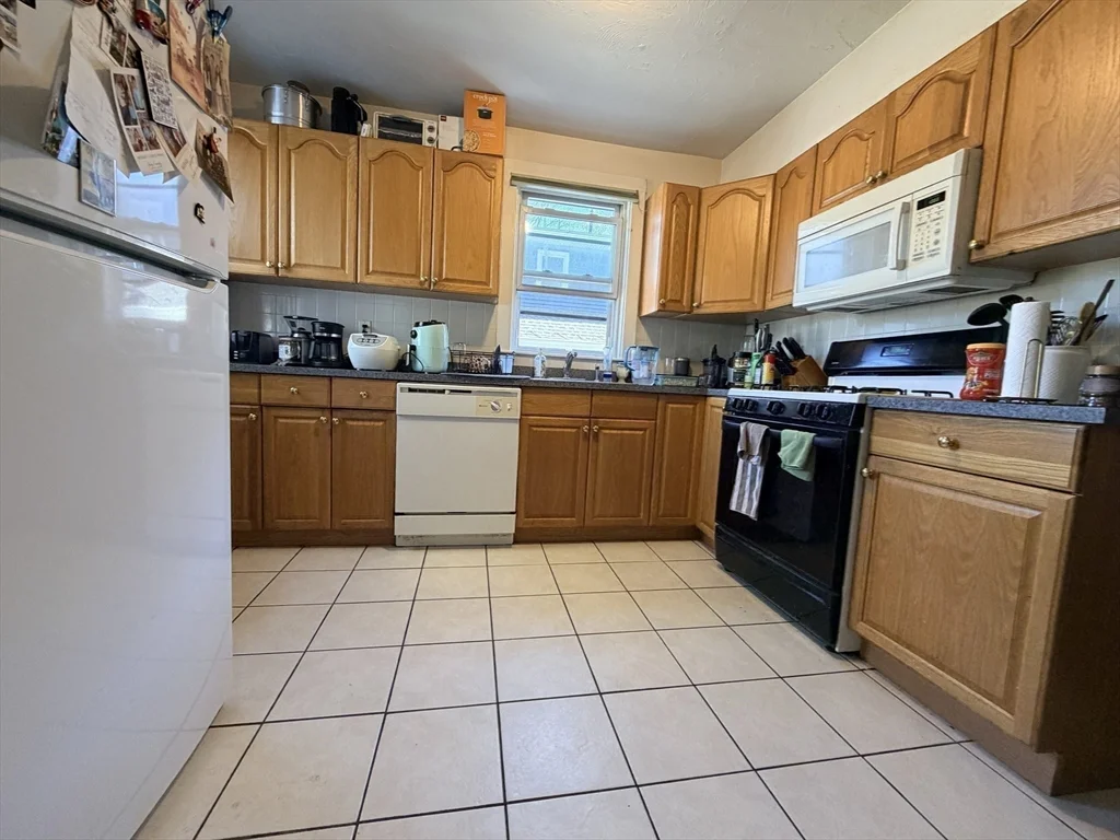 4 bed, 2 bath apartment for rent at 91 Academy Rd Unit 91, Brighton — photo 11 of 15