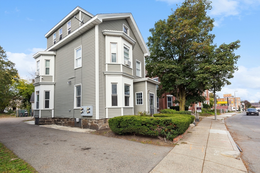 3 bed, 1 bath apartment for rent at 91 Blue Hill Ave Unit 1, Boston — photo 1 of 13