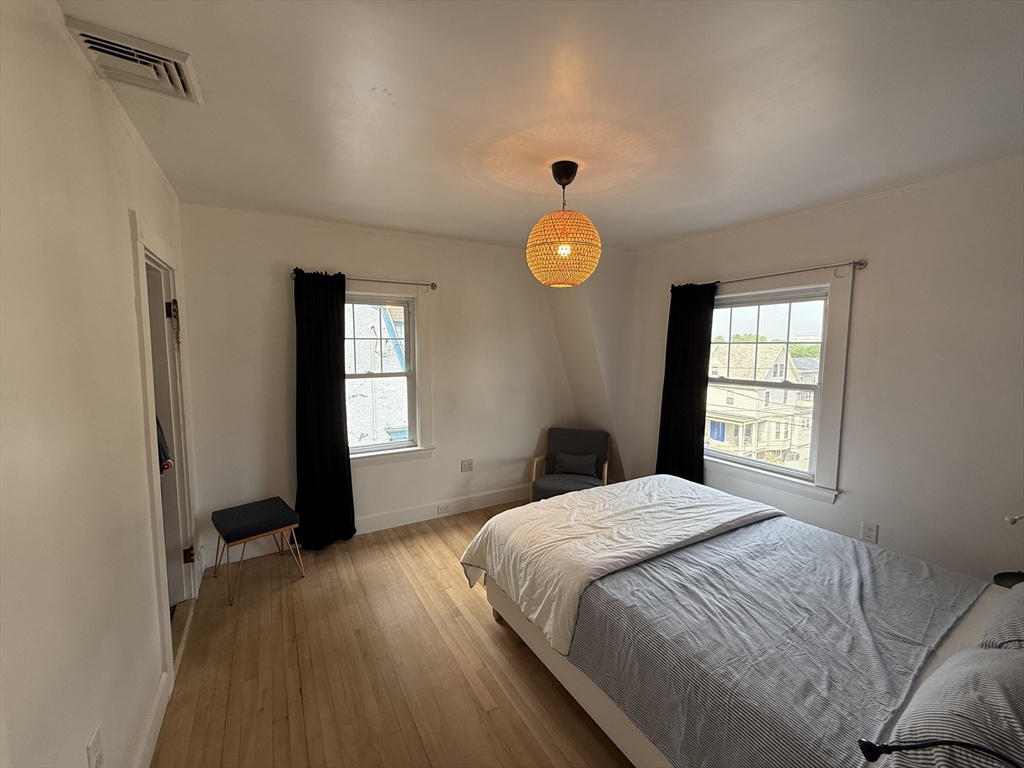 4 bed, 1 bath apartment for rent at 91 Brooks St Unit 91, Brighton — photo 12 of 28