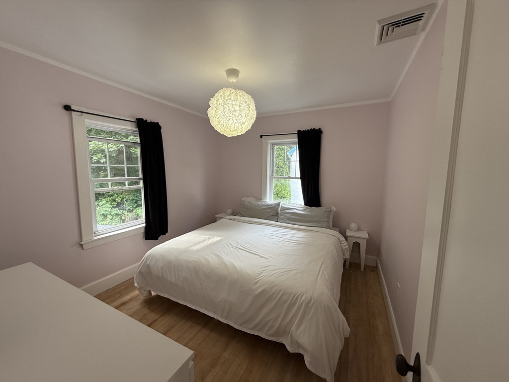 4 bed, 1 bath apartment for rent at 91 Brooks St Unit 91, Brighton — photo 13 of 28