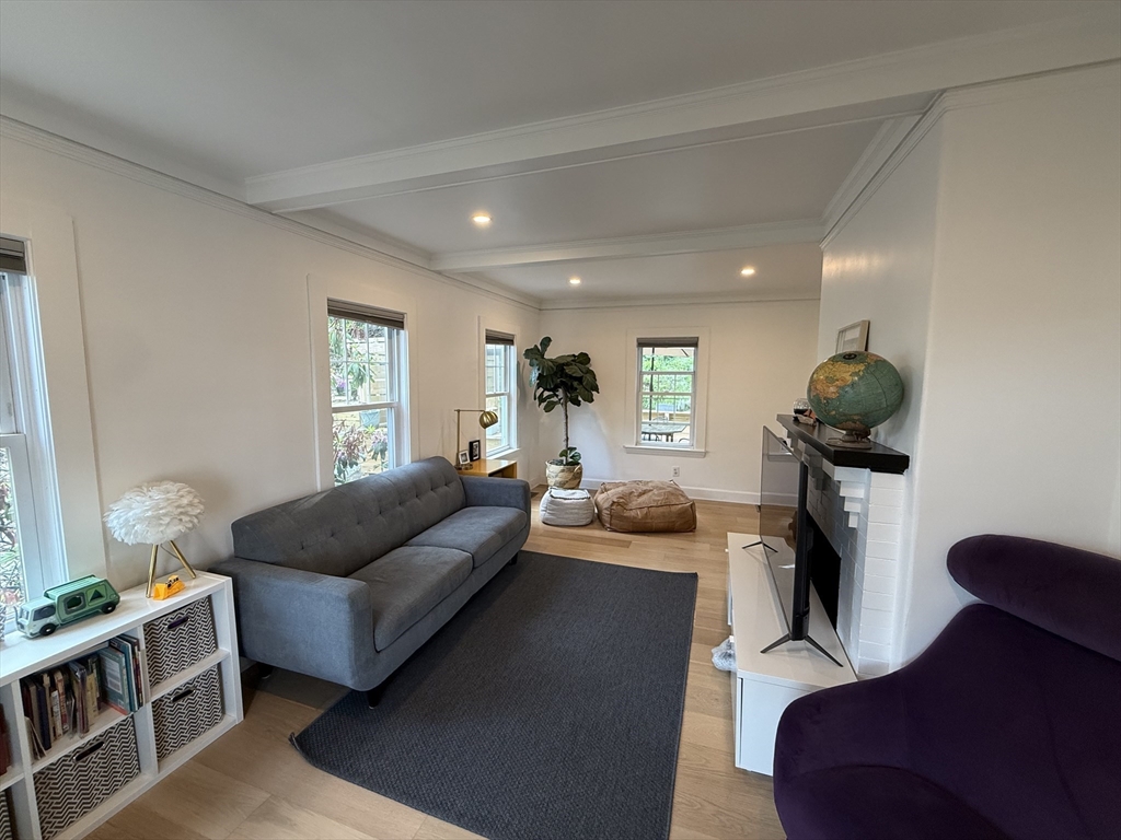 4 bed, 1 bath apartment for rent at 91 Brooks St Unit 91, Brighton — photo 9 of 28