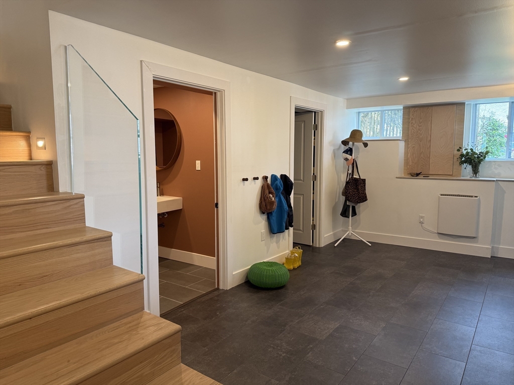 4 bed, 1 bath apartment for rent at 91 Brooks St Unit 91, Brighton — photo 21 of 28