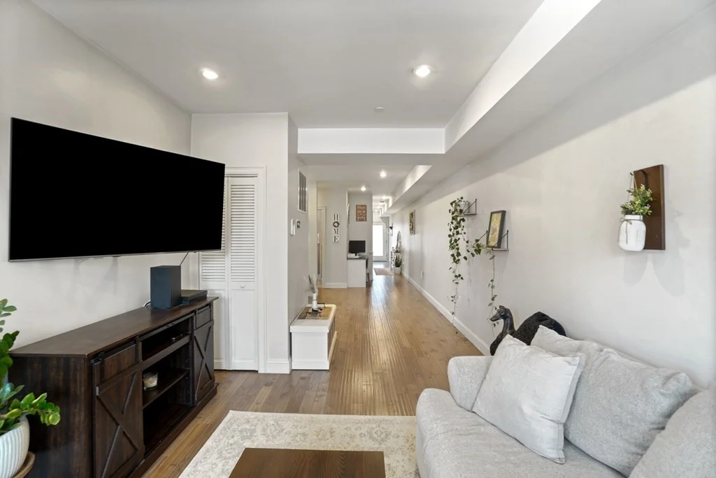 2 bed, 1 bath apartment for rent at 91 Chelsea St Unit 2, Boston — photo 3 of 28
