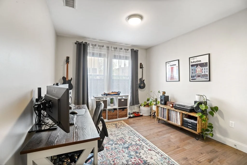 2 bed, 1 bath apartment for rent at 91 Chelsea St Unit 2, Boston — photo 21 of 28